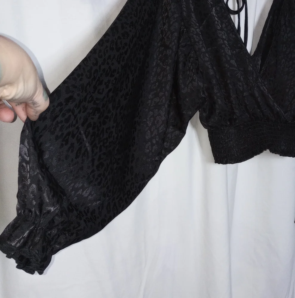 Altar'd State S Black Cheetah Print Baddie Wrap Shirt Party Poet Sleeve Crop
